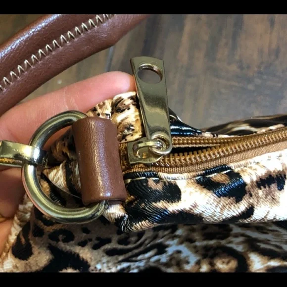 CABRELLI & Co CROSSBODY Leopard Crossbody in Khaki animal print bag. New - Picture 6 of 9